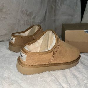 UGG CLASSIC SLIPPER - CHESTNUT